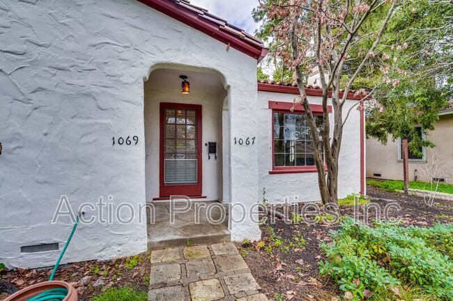 Foto del edificio - 1067 Willow Glen Way