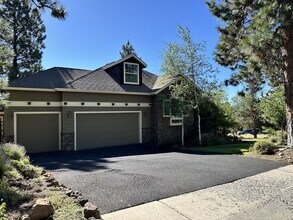 Building Photo - 1158 NW Redfield Cir
