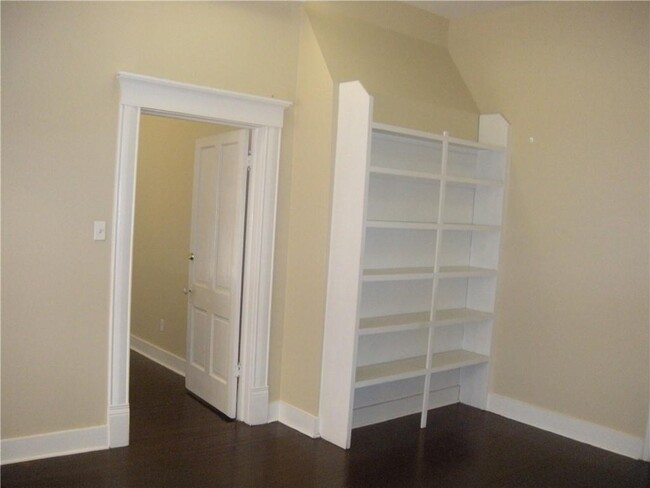 Foto del edificio - 915 W 23rd St