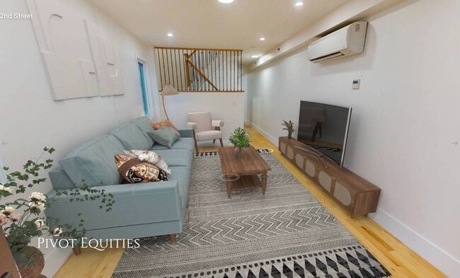 Foto del edificio - 2436 E 2nd St