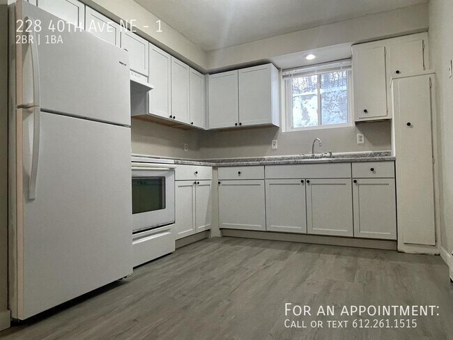 Foto del edificio - 228 40th Ave NE