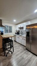 Building Photo - 1417 S Rita Ln
