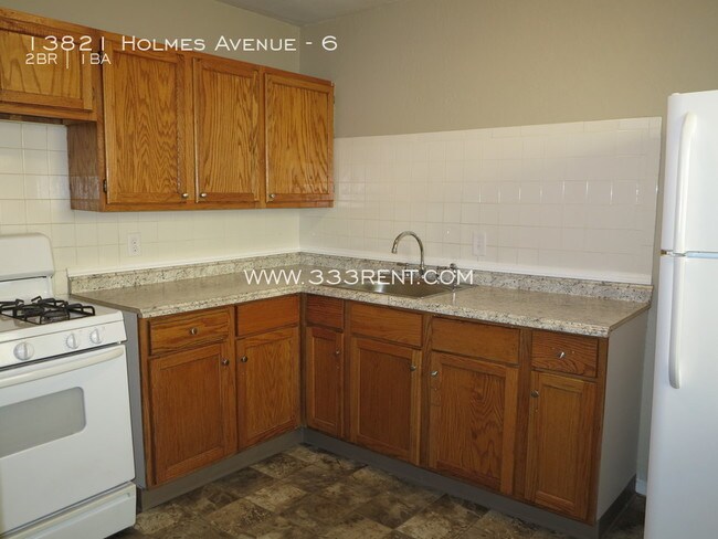 Building Photo - 13821 Holmes Rd