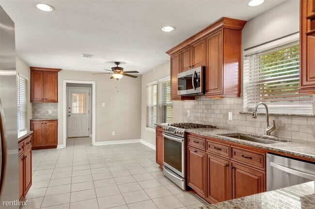 Foto del edificio - 4 br, 2 bath House - 2916 Woodland Grove D...