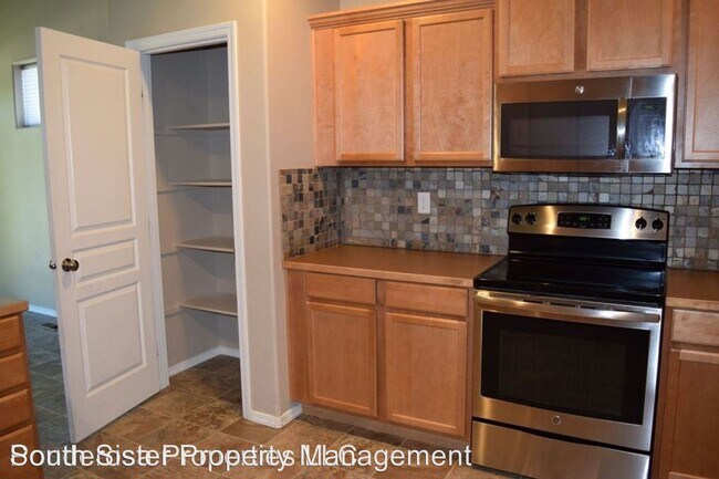 Foto del edificio - 4 br, 2.5 bath House - 1630 W Williamson Ave