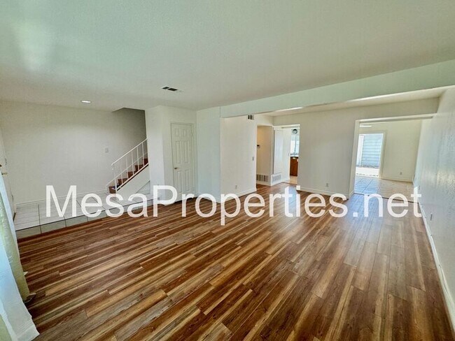 Foto del edificio - 1685 N Mountain Ave