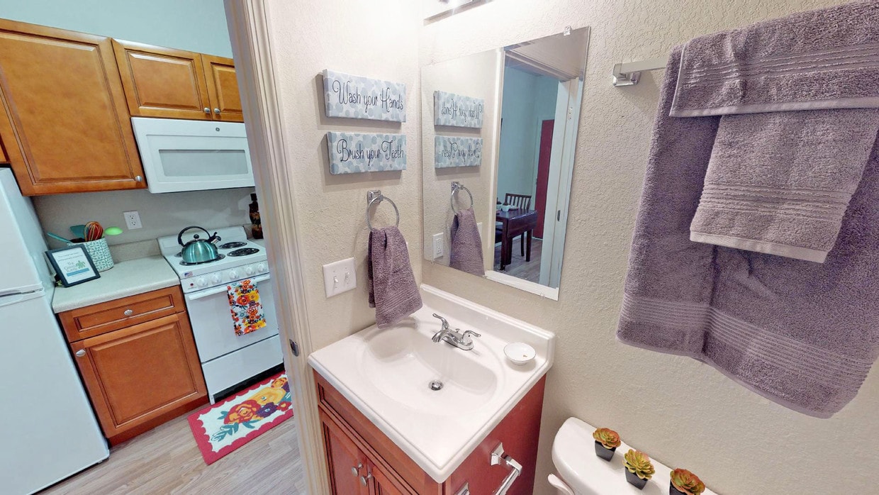 841 E Central Ave Unit B101, Moultrie, GA 31768 Apartments in