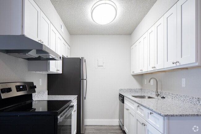 2BR, 2BA - 960SF - Parc at Prairie Grass