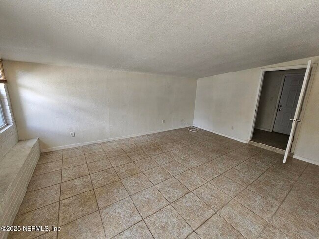 Foto del edificio - 3635 Brockway Rd