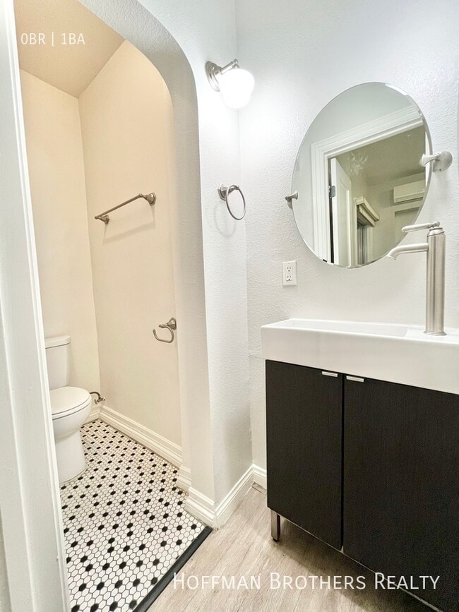 Foto del edificio - 410 S Lake St