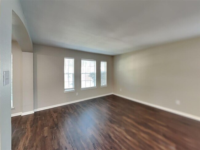 Building Photo - 16118 April Ridge Dr