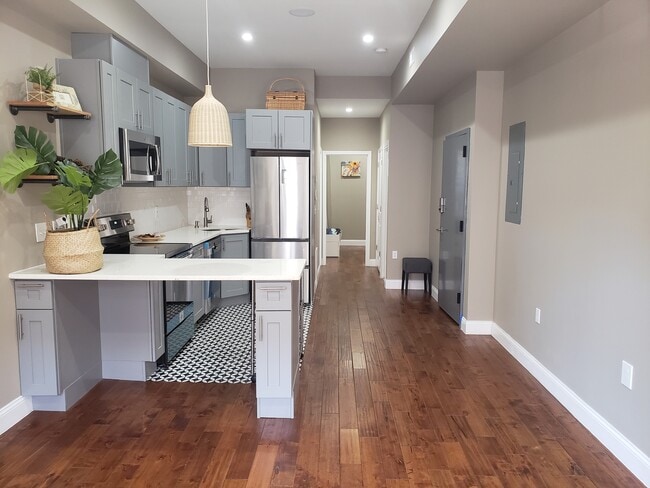 Building Photo - 102 N 2nd St