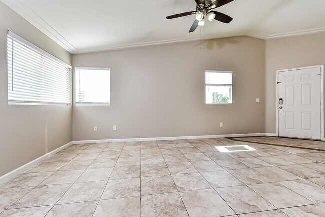 Foto del edificio - 2306 Hollow Oak Ave