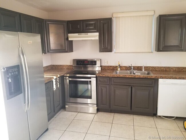 Foto del edificio - 1239 NE 127th St