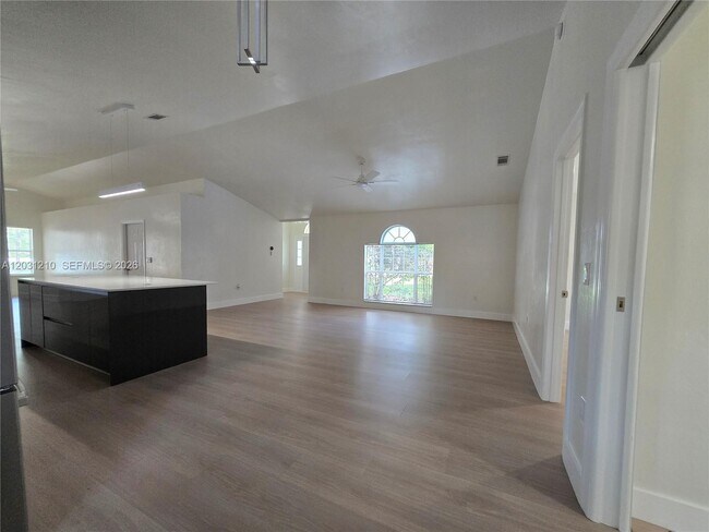 Foto del edificio - 8309 SW 61st Pl