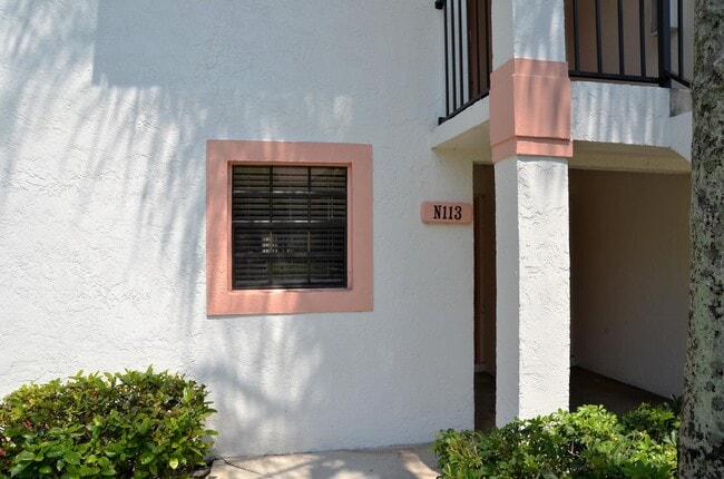 Building Photo - 320 Norwood Terrace
