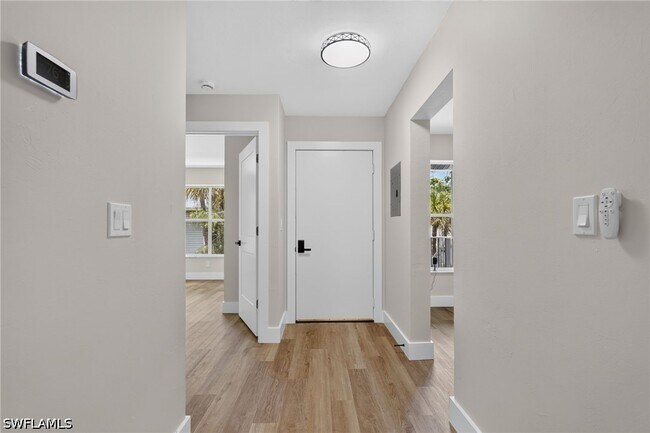 Foto del edificio - 1915 Courtyard Way