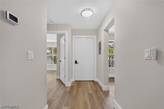 Building Photo - 1915 Courtyard Way