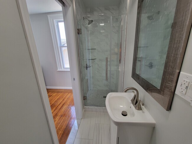 Foto del edificio - 6528 N 9th St