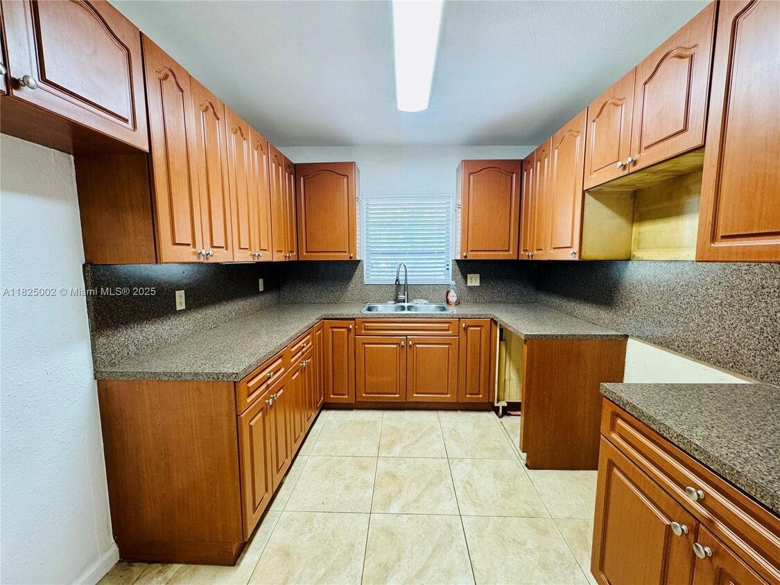 Photo - 717 NE 10th Avenue 1-2, Hallandale Beach, FL 33009