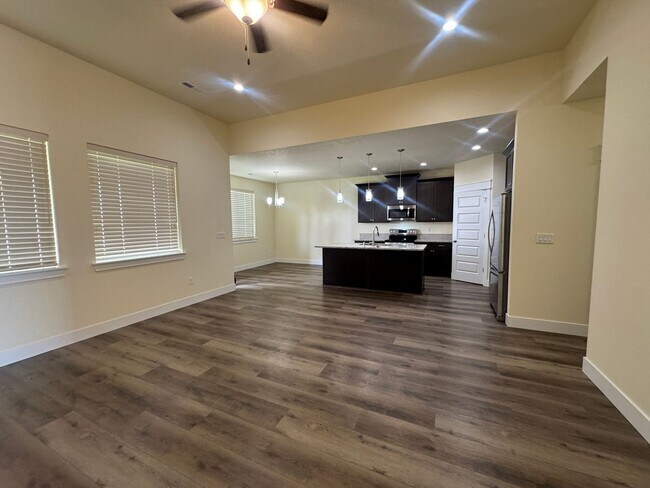 Building Photo - Great home for rent in Quincy!!!