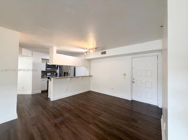 Foto del edificio - 470 S Park Rd