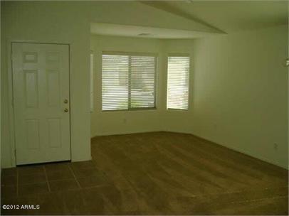 Building Photo - Located in a prime spot!!