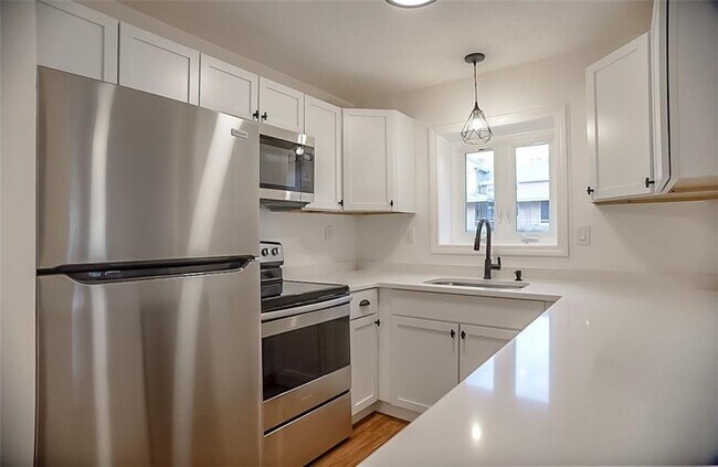 Foto del edificio - 728 Beverage Hill Ave