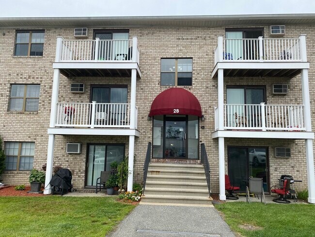 Building Photo - 28 Kenmar Dr
