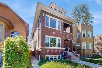 Building Photo - 6632 S Maplewood Ave