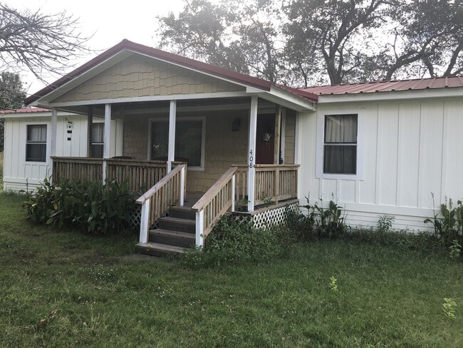 Building Photo - 408 McFarland St