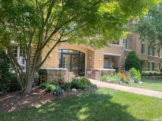 Building Photo - 3980 Essex Garden Ln