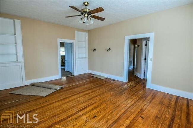 Building Photo - 145 Summit Cir