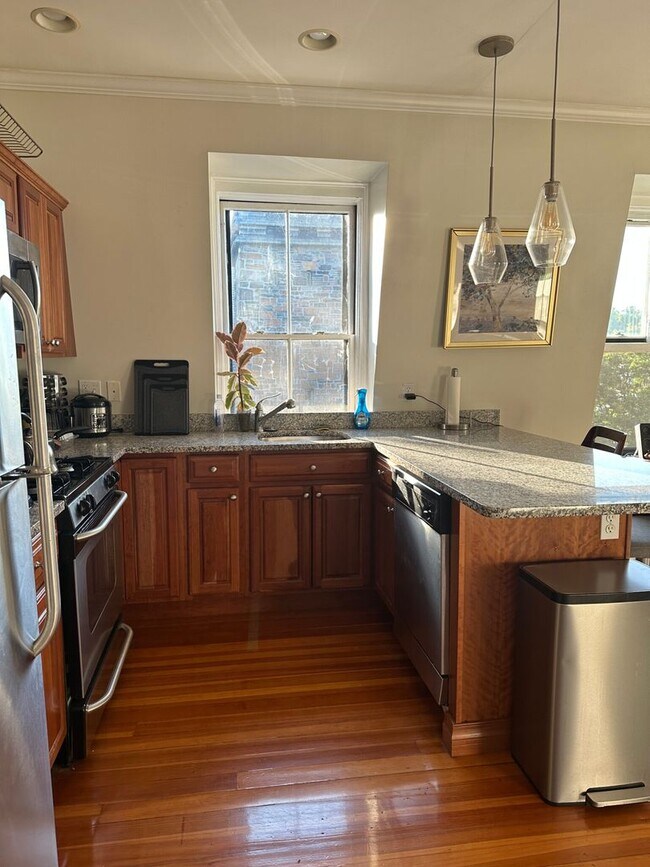 Foto del edificio - HOT SOMERVILLE LISTING