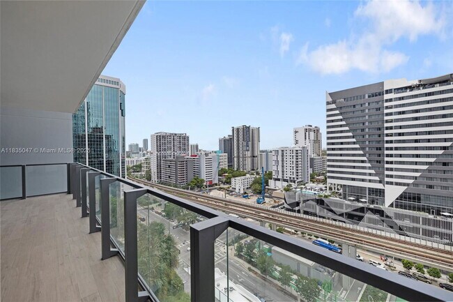 Foto del edificio - 88 SW 7th St