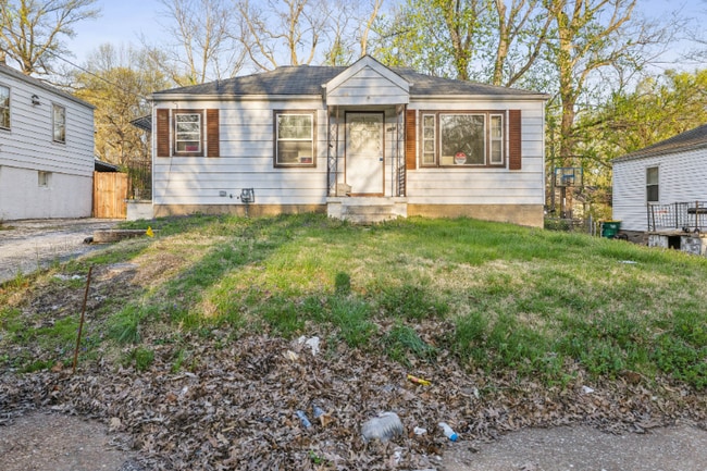 Building Photo - 10128 Cloverdale Dr