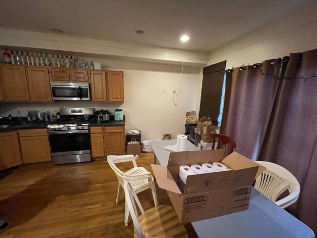 Photo - 12 Sewall St Apartment