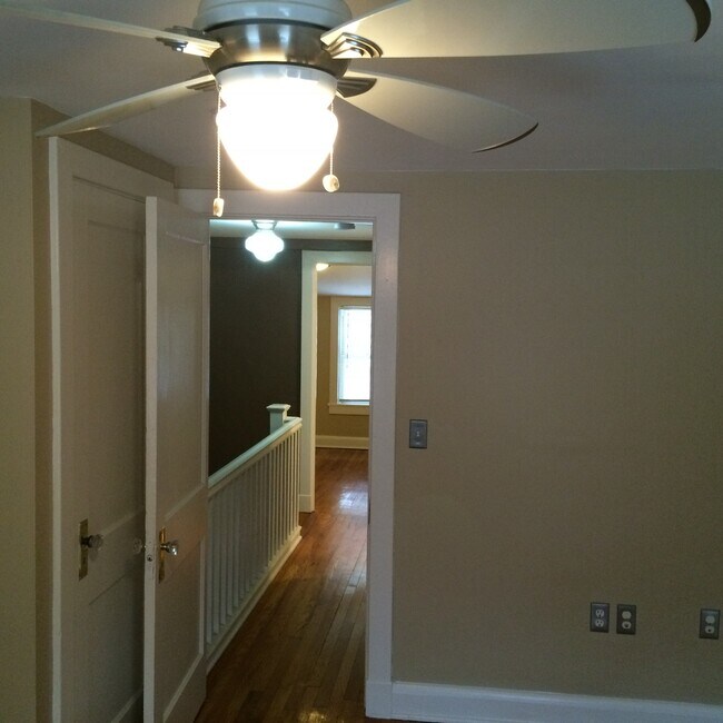Foto del edificio - 3351 Falls Rd