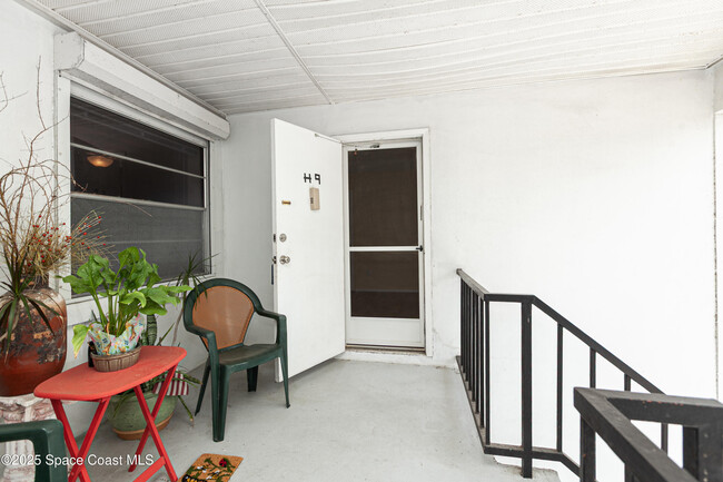 Building Photo - 190 E Olmstead Dr