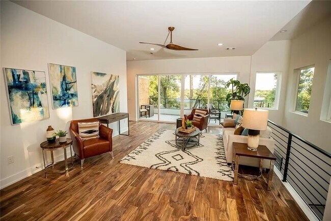 Building Photo - 2712 Oak Springs Dr