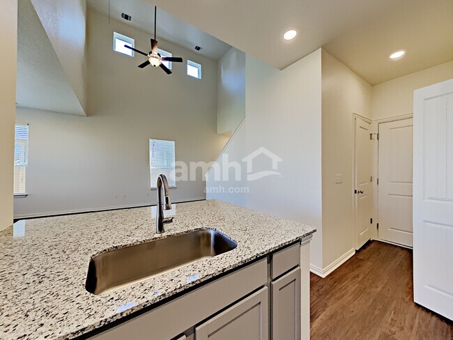 Building Photo - 2721 Meadowood Heights