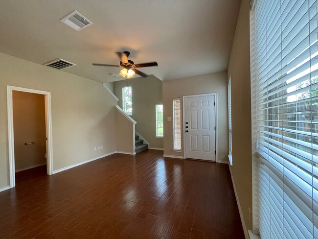 Building Photo - Attached townhome for rent