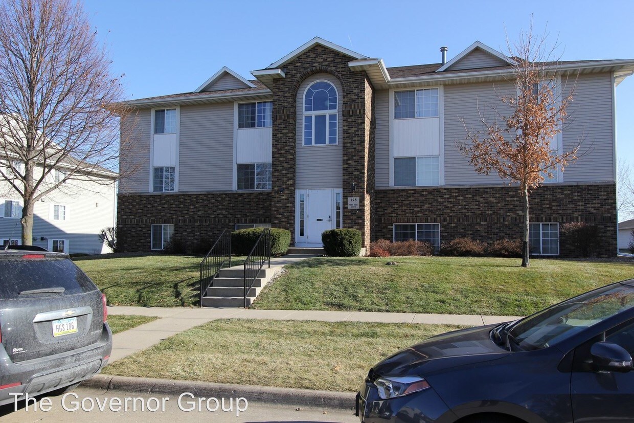 Primary Photo - 128 Westside Dr