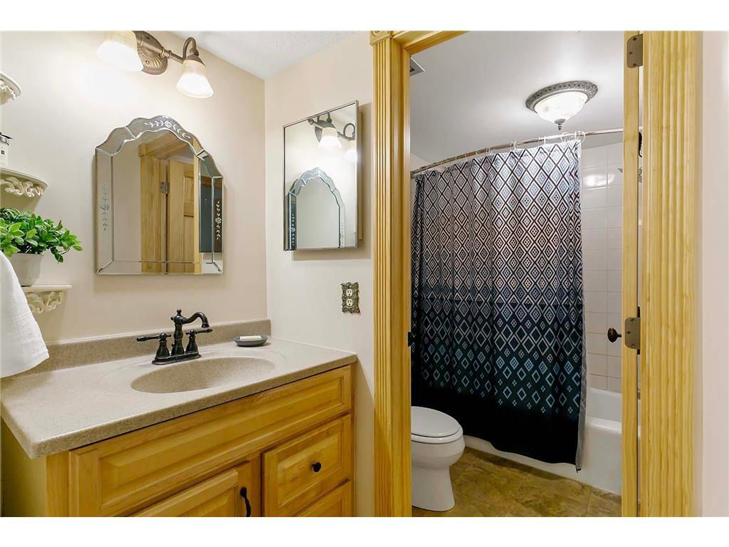 Foto principal - 4560 Cedar Lake Rd S