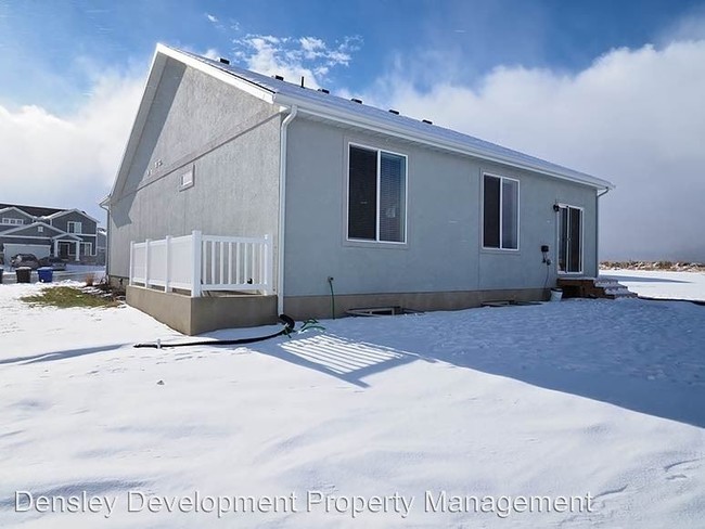 Building Photo - 7743 Lone Tree Pkwy