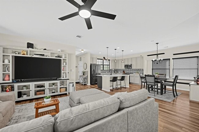 Building Photo - 261 Arabian Colt Dr