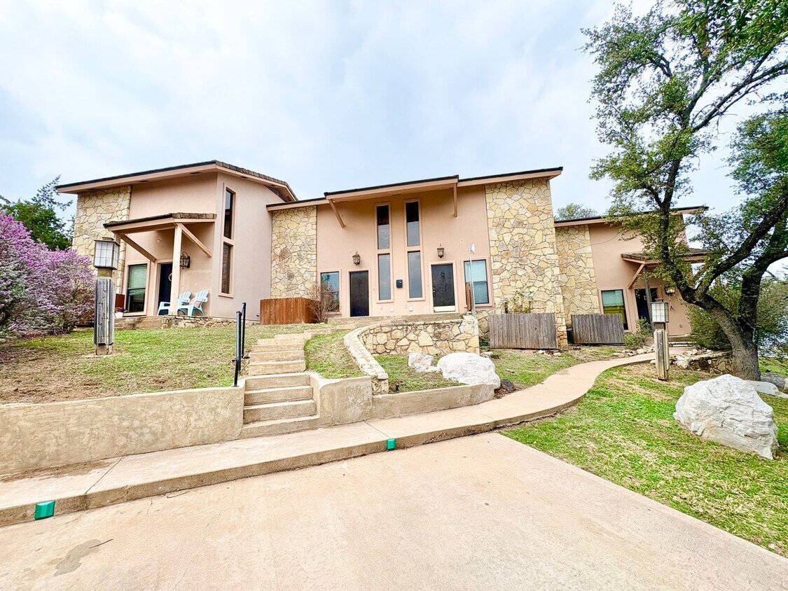 Primary Photo - ***2 Bedroom 3 Bathroom Townhome for Lease in Horseshoe Bay, TX.***