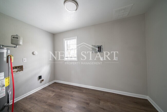 Building Photo - 1417 Celeste Dr