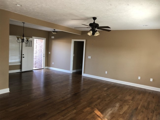 Building Photo - 2736 Pointe Ct