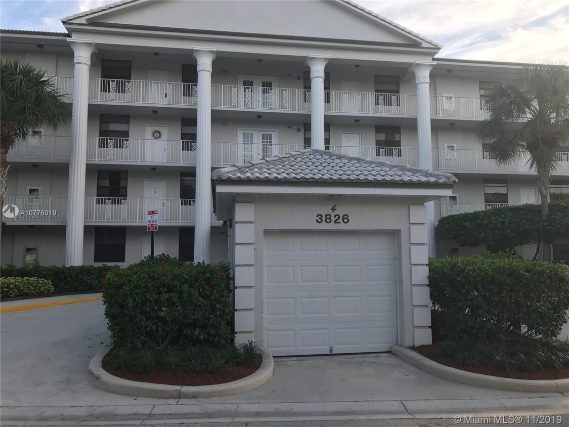 Primary Photo - 3826 Whitehall Dr
